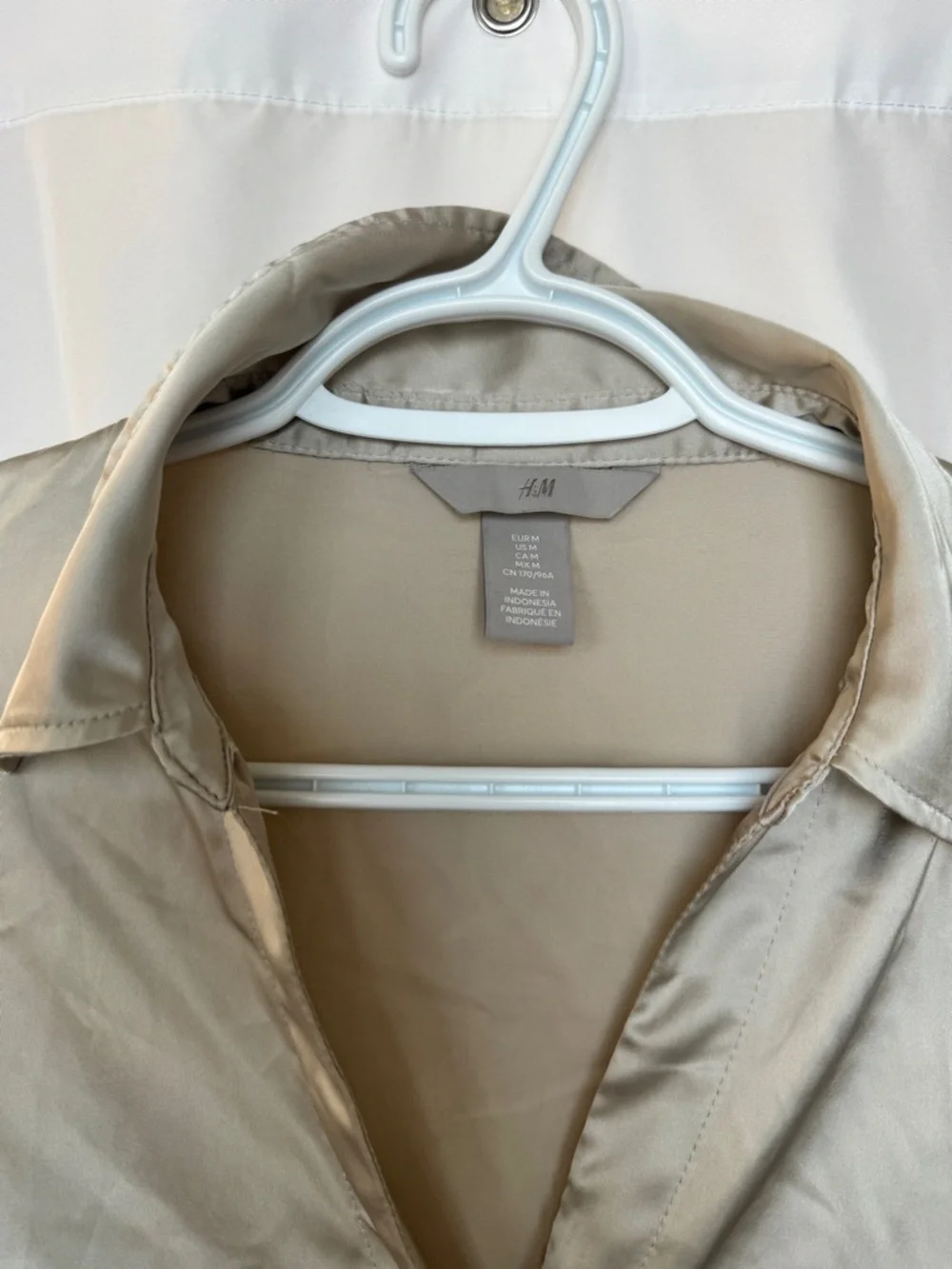 Silky Button-Down Women's Tops (3 colours) - Picture 4 of 4